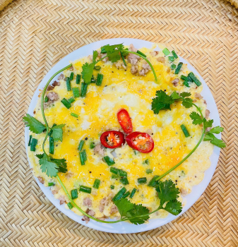 Trứng chiên thịt bằm 